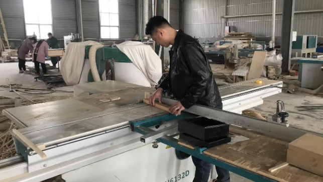 Qingdao Vitalucks Trade Co., Ltd. línea de producción de fábrica