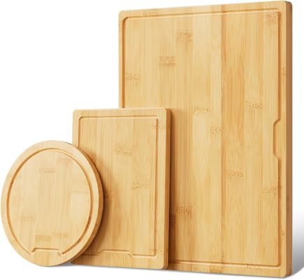 Conjunto de 3 tablas de cortar de madera con ranuras de jugo y asas laterales de diferentes formas
