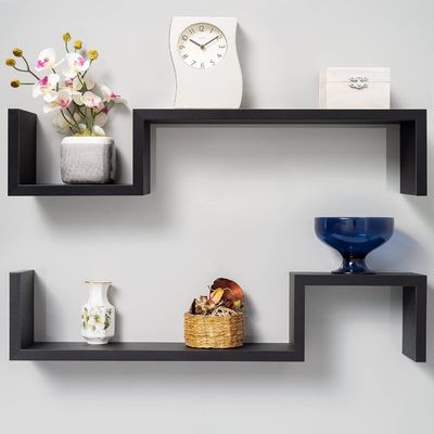 Diseño de forma S Decoración negra Estantes flotantes de madera Estantes de pared para el dormitorio