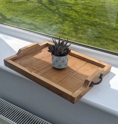 Tablería de servicio de madera grabada a medida estilo rústico para pantalla de mesa de café y portavasos