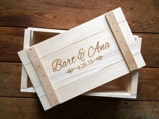 Caja de regalo de madera con logotipo personalizado para botellas de vino o whisky personalizadas y utensilios de vidrio
