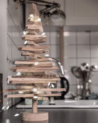 Árbol de Navidad de madera de roble blanco natural de gran cantidad Función sostenible y de ahorro de espacio