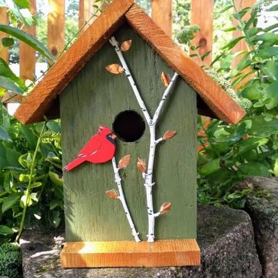 Casita de pájaros de colores de madera hecha a mano Mini Caja de madera colgante para jardín del patio
