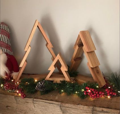 Árbol de Navidad de madera perfecto para crear un ambiente festivo