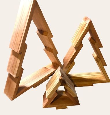 Árbol de Navidad de madera perfecto para crear un ambiente festivo