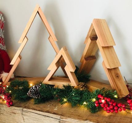Árbol de Navidad de madera perfecto para crear un ambiente festivo