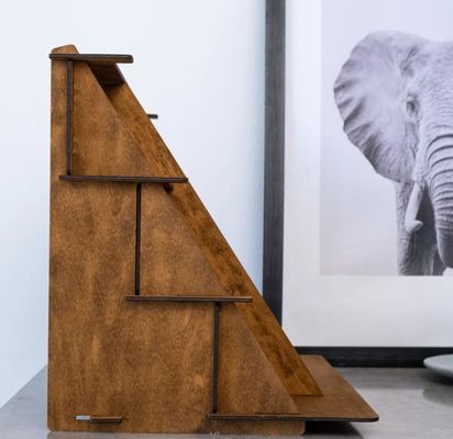 Estand de visualización de joyas de madera caliente de 3 niveles con diseño de impresión de pantalla de seda personalizado