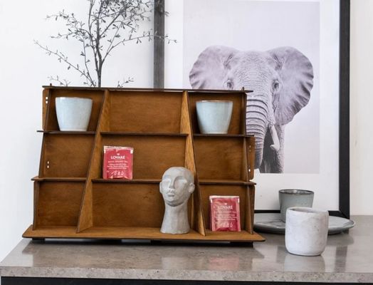 Estand de visualización de joyas de madera caliente de 3 niveles con diseño de impresión de pantalla de seda personalizado