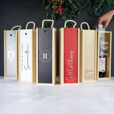 Caja de vino personalizada de madera con diseño grabado con láser e inserciones acrílicas