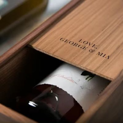 Caja de champaña de vino de pino impresa en serigrafía para compromiso y boda 35x11x11cm