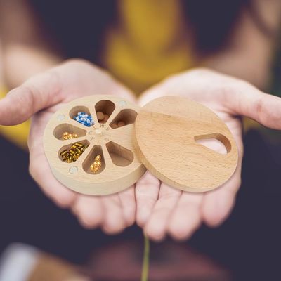 Caja de organizador de píldoras de 7 días de diseño superior de madera para medicamentos