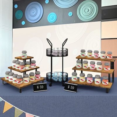 Display de 3 pasos de madera para todas las estaciones de temporada, con montador de montura, para el comercio minorista