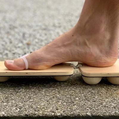Tabla de equilibrio de ejercicios de pie de madera para prevenir arcos caídos estilo de diseño clásico
