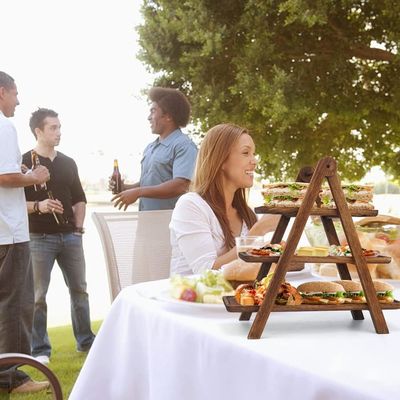 Acceptado de madera personalizada de 3 niveles de servir bandeja de tres niveles de cupcake para tiendas de regalos