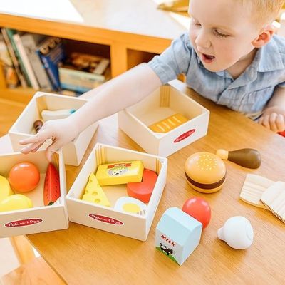 Niños de madera Finge juegos de roles Conjuntos de comida 21 piezas y 4 cajas Color de madera de pino