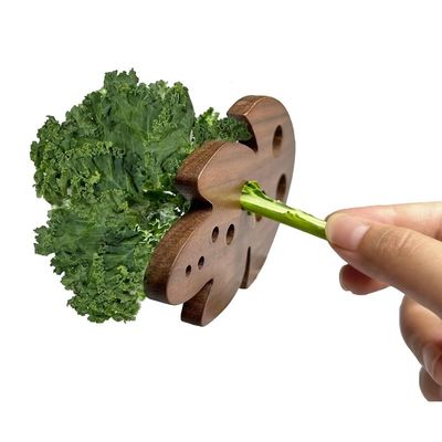 OEM/ODM Acceptable Exfoliador de hierbas de bambú para despojar de la col rizada de la col rizada 8 agujeros