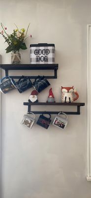 Estantes flotantes de madera sólida Accesorios de barras de café para estanterías de pared en la cocina de los niños