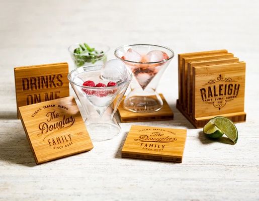 Camisetas con soporte opcional hechas de bambú, haya, nuez, roble, MDF o pino