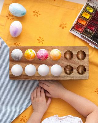 Caja de huevos de madera maciza bandeja de madera para huevos diseños personalizados y marca personalizada