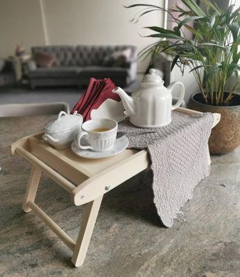 Desayuno rectangular en bandeja con piernas plegables ahorra espacio y disfruta de aperitivos personalizados