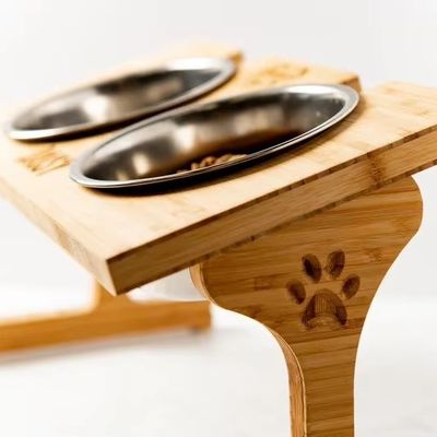 15 grados de inclinación Stand Pet Bowl Impresión de madera personalizada con láser Gravar dos cuencos extraíbles