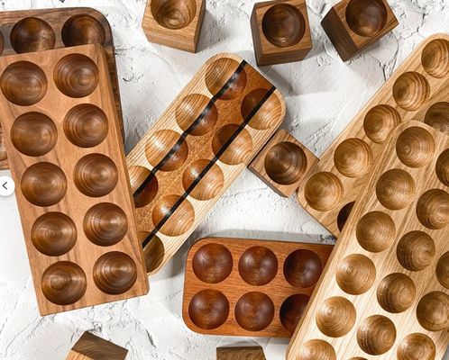 Práctico porta huevos de madera de nivel único para la organización de la encimera