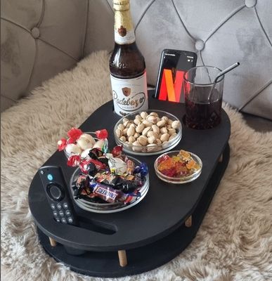 202406 Bar de sofá negro con 4 cuencos de vidrio