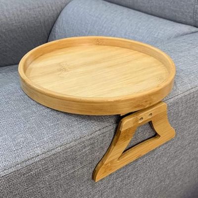 Sofá de bambú natural personalizado Mesa lateral plegable reposabrazos de brazo Clip-On bandeja de sofá para OEM ODM