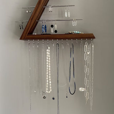 Logotipo personalizado aceptable sin terminar de madera de abedul color colgando de nuez joyería organizador