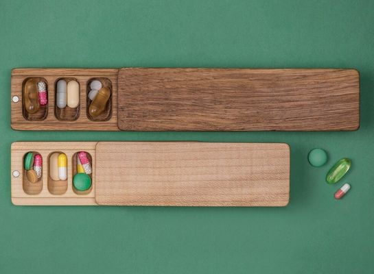 Caja de madera mini Contenedor de medicamentos portátil 7 días Cuadro de píldoras Organizador Ornamento natural