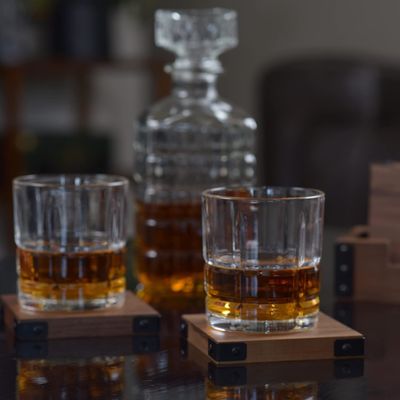 Sillón de aislamiento creativo de madera sólida para el soporte de tazas de café