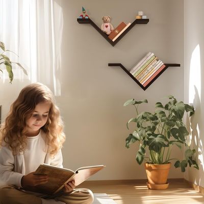 Estante de escritorio rectangular montado en la pared Conjunto de 2 estantes de libros Sumgar En las paredes para el dormitorio