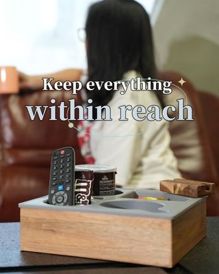 Logotipo personalizado Soft Silicone Acacia Sofá de madera Caddy para bocadillos Bebidas remoto