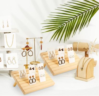 Portador de pendientes multifunción para exhibición y almacenamiento organizado de joyas