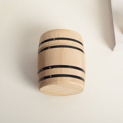 Barril de almacenamiento de color claro de madera personalizable para sus preferencias