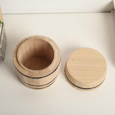 Barril de almacenamiento de color claro de madera personalizable para sus preferencias