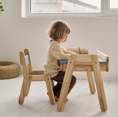Set de dormitorio de niños de alta cantidad de madera escritorio y sillas para niños para muebles Montessori