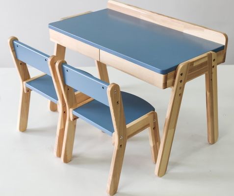 Set de dormitorio de niños de alta cantidad de madera escritorio y sillas para niños para muebles Montessori