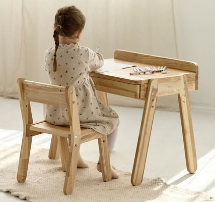 Set de dormitorio de niños de alta cantidad de madera escritorio y sillas para niños para muebles Montessori