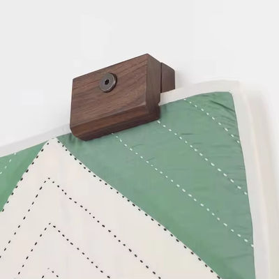 Colgador de colcha textil de pared de tamaño personalizado colgador de ropa para tapices y colchas