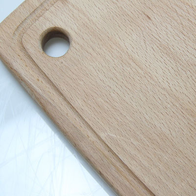 Tabla de corte de haya de madera sólida funcional y duradera con manija de impresión quemada