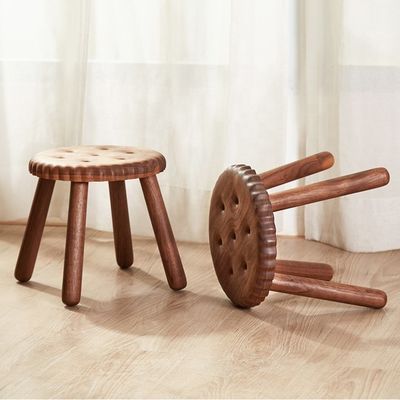 Delices de niños pequeños taburetes de madera personalizados en forma de galleta hechos de madera de haya y nuez