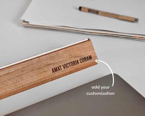 Diseño funcional soporte de computadora portátil de madera para Macbook multifuncional y ergonómico