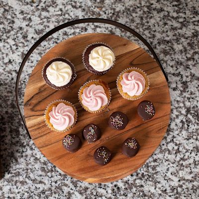 Como su petición de 2 Tier de madera de servir bandeja con soporte de metal de la tarta de postre pantalla