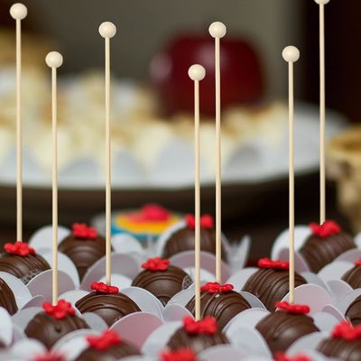 100PCS 6 pulgadas Rock Candy palos con bolas de madera Swizzle palos de diseño moderno y simple