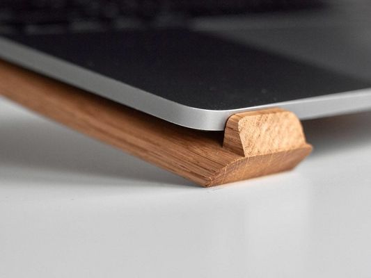 Stand de computadora portátil de madera para el salón Agrega un toque de elegancia a tu escritorio
