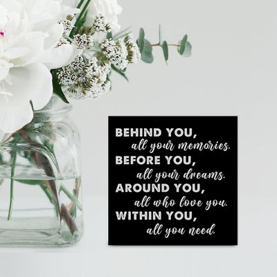 El estilo americano cartel de madera decoración de la graduación cita positiva detrás de todos tus recuerdos