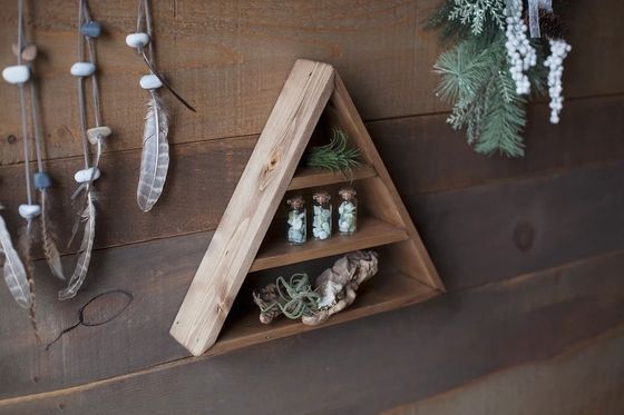Muebles de sala de estar hechos a mano de madera montada en la pared estantería triangular flotante de 16&quot; o 18&quot; X3.2&quot; diseño moderno