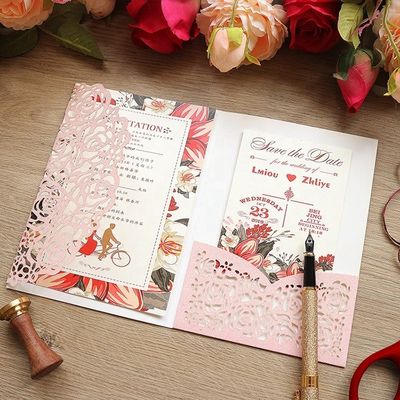 Europa Invitaciones de bodas de bolsillo de rosa hueca cortada con láser con sobres y tarjetas RSVP