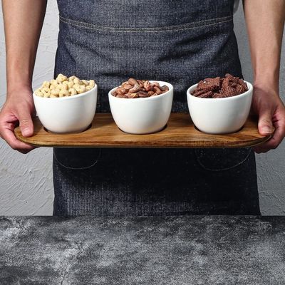 Tray de madera de acacia con trozos y salpicaduras de madera de color natural o de su color